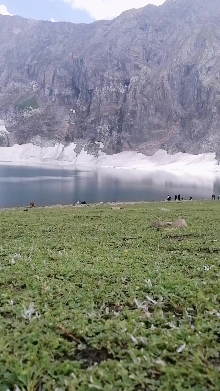 @Travel_with_Waqas