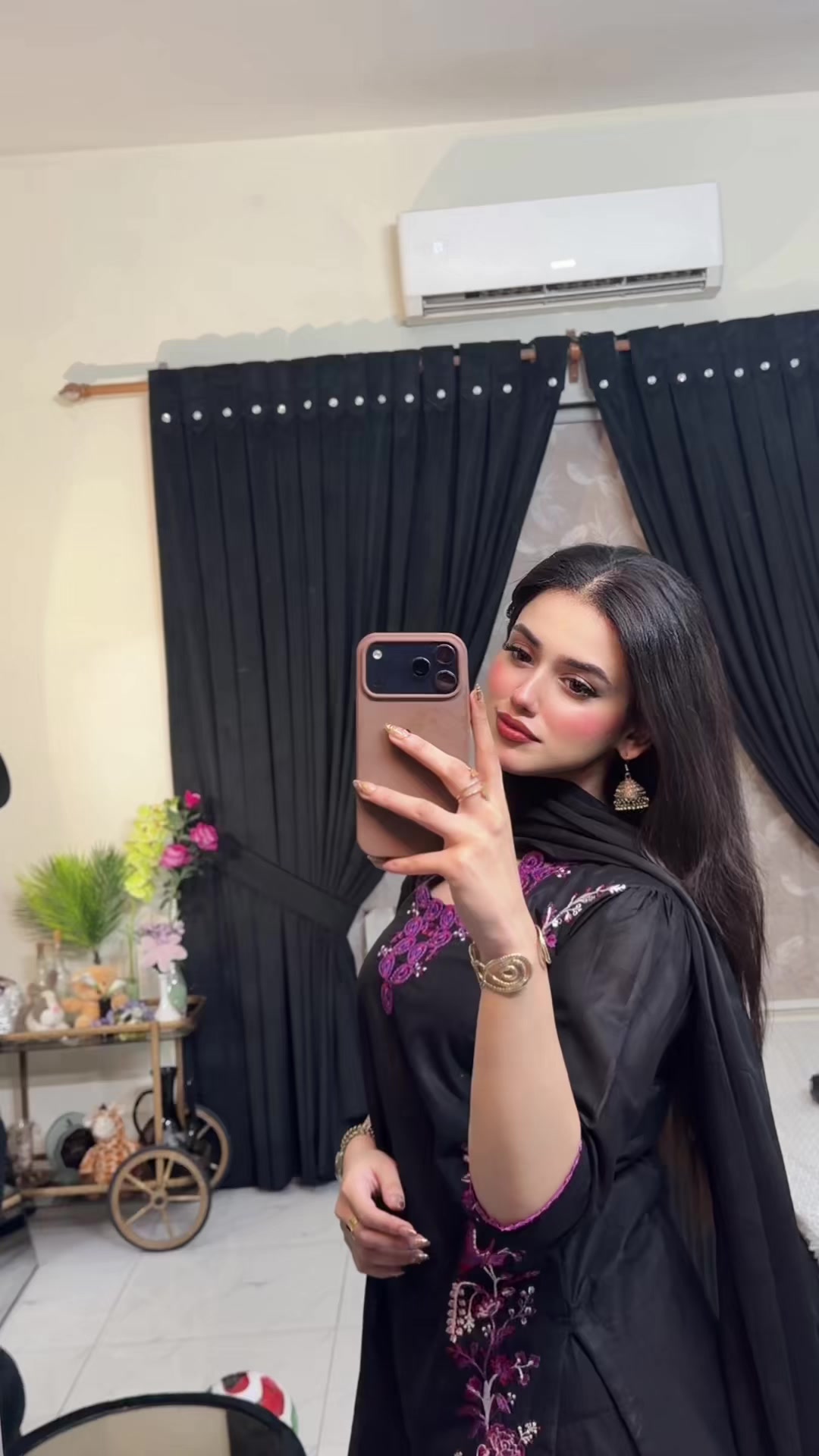 @Alina Amir