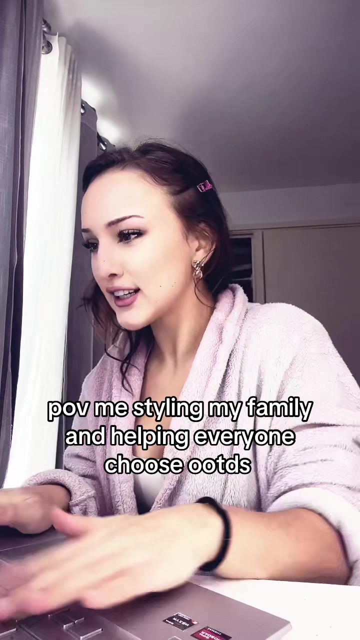 @whooisvickii