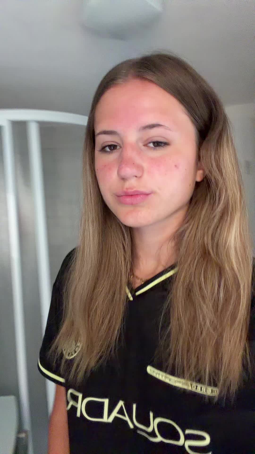 @juliaa