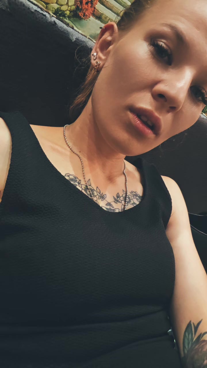 @Анюта😘