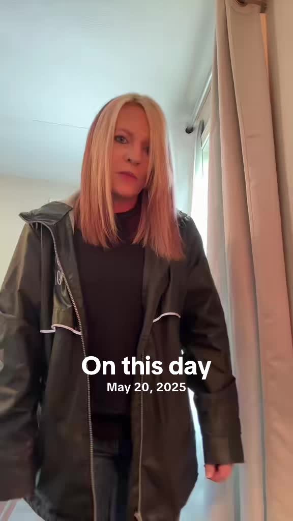 @CrimsonCorgiQueen🤑🍑