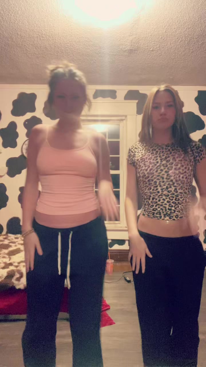 @😻