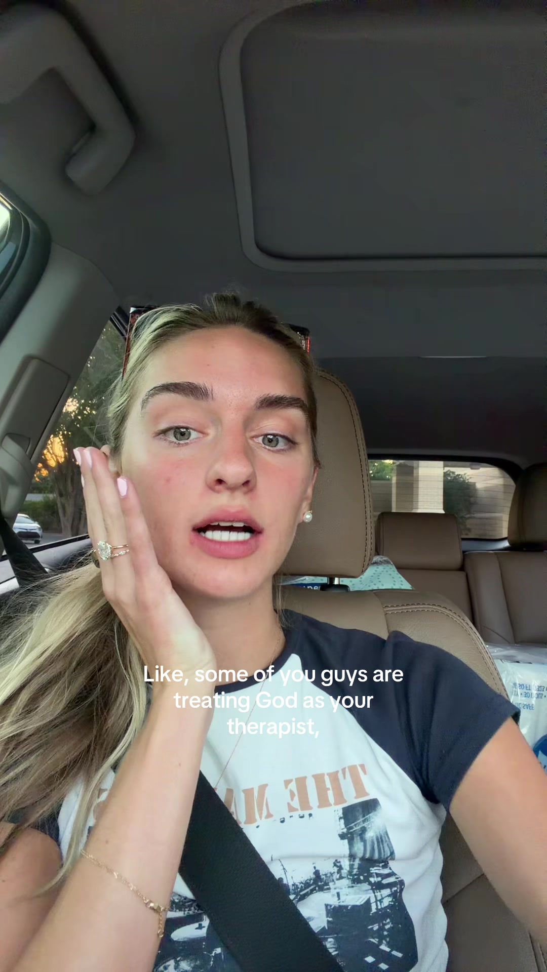 @AVERY RODRIGUEZ 🌺
