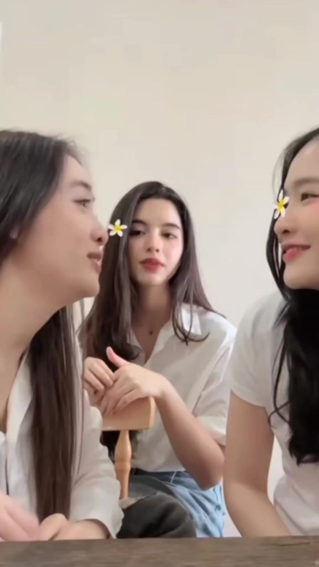 @𝐇𝐞𝐥𝐞𝐧