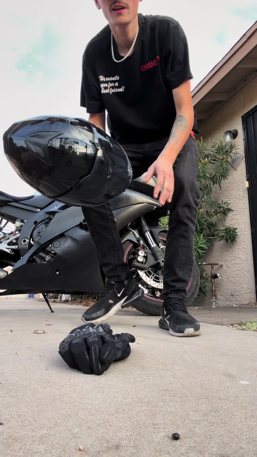 @Ayeyoa_600