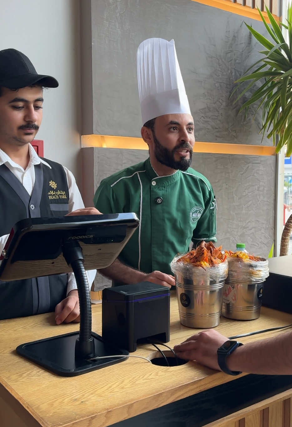@مطعم بيتش بارك الدمام