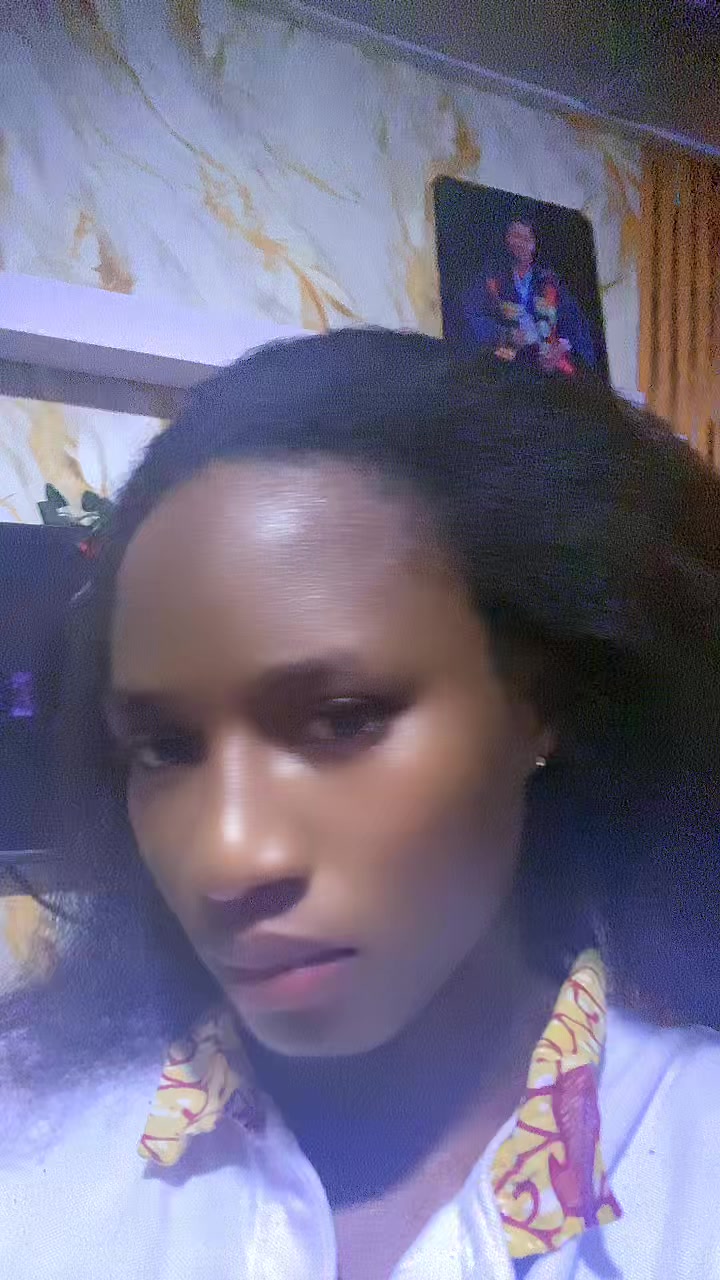 @Peachy Fruity342