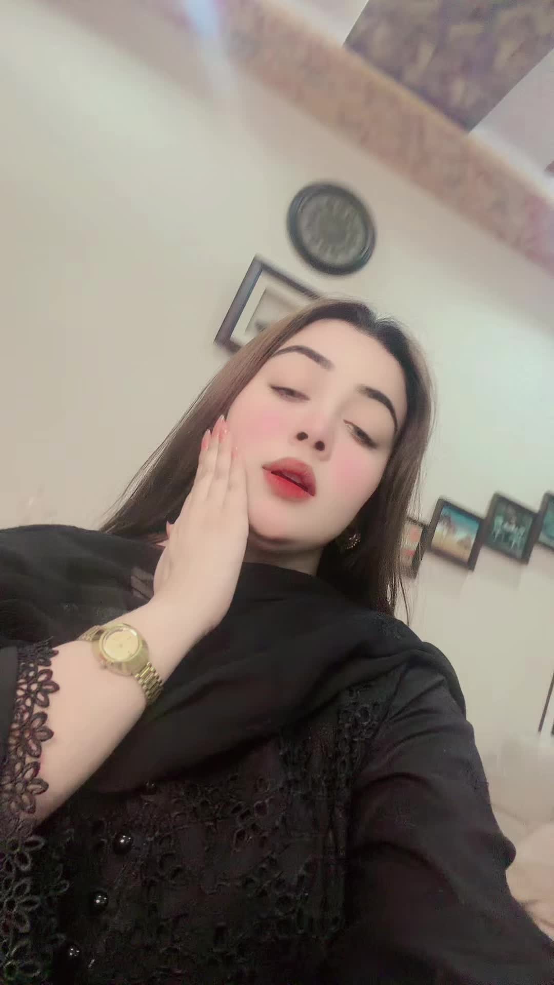 @Lovely Khan 🥀