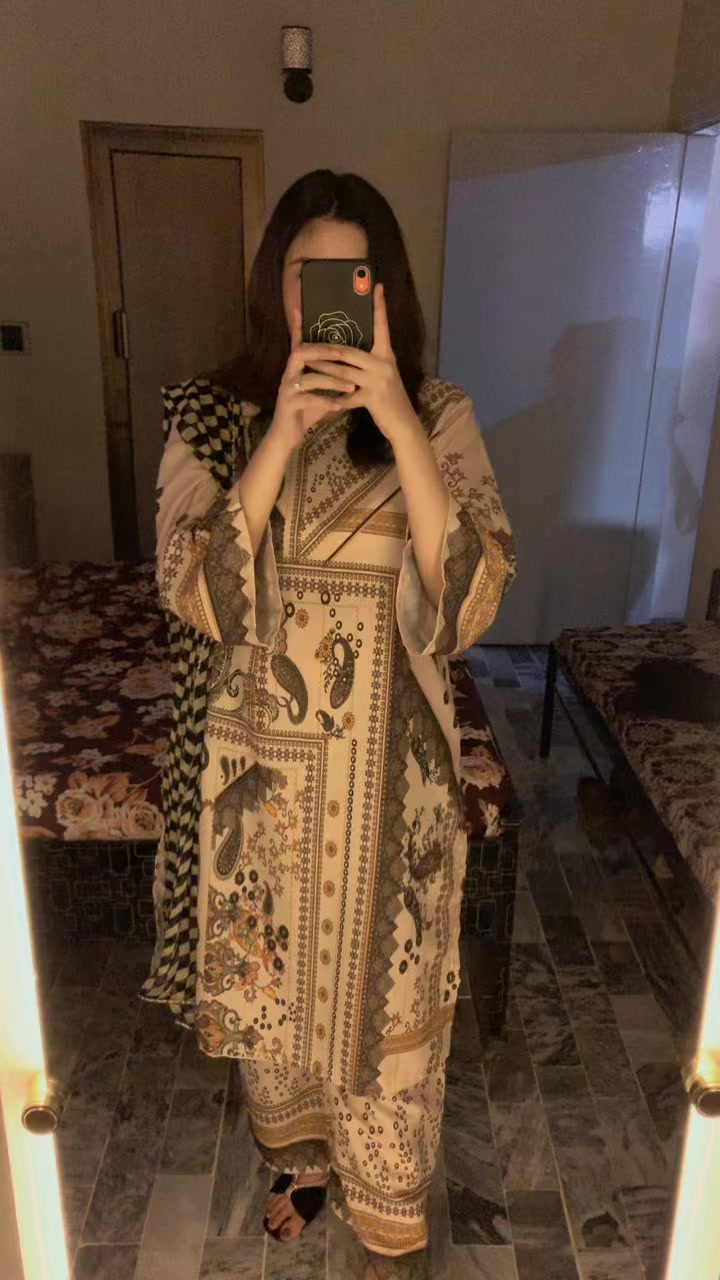 @NiaAli