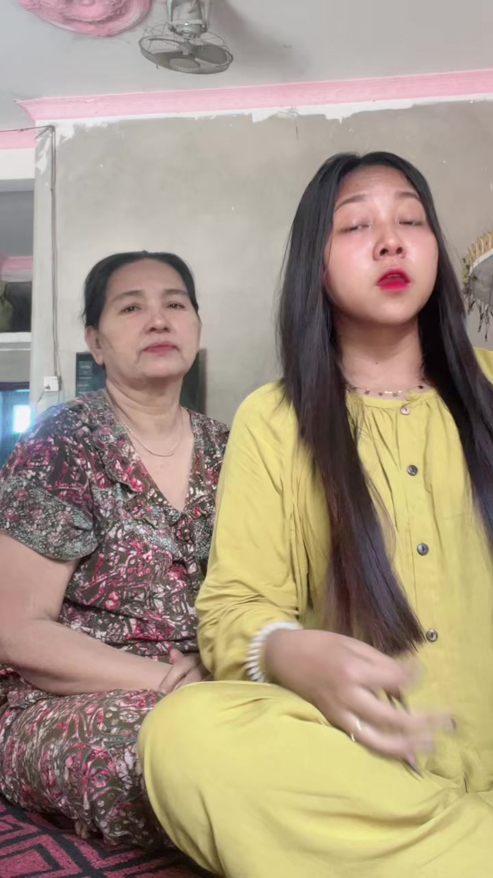 @ᥫ᭡ Khin Ma Ma စဥ့်ကိုင်သူလေး🤍
