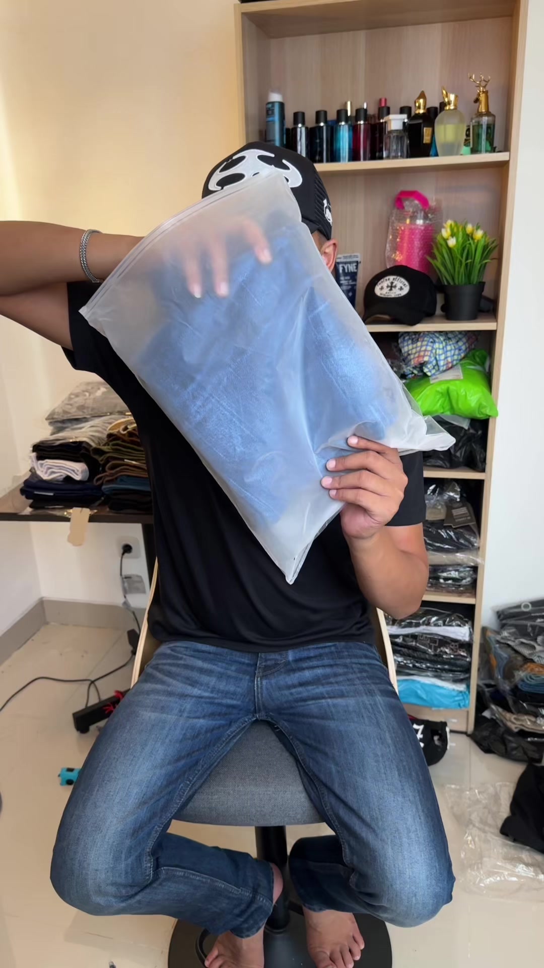 @๐ผ๐๐๐จ๐๐ค๐ฅ_