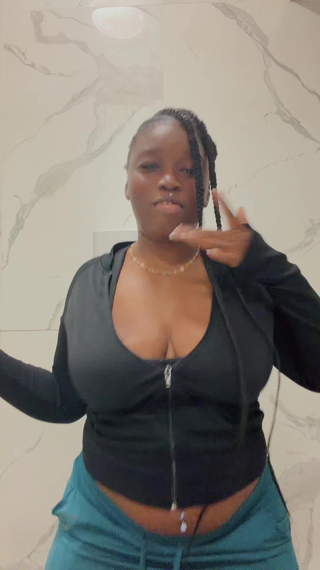 @Nishagirl Big