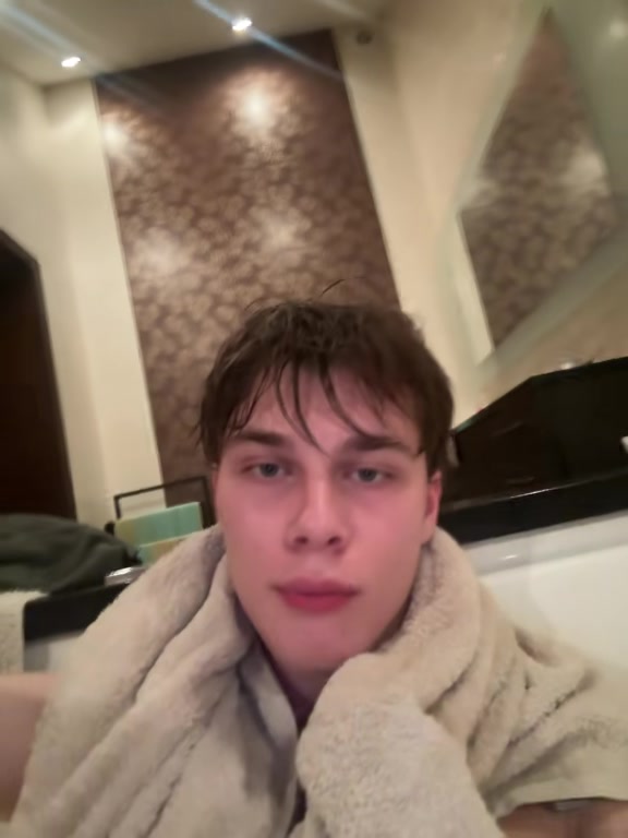 @Илюша🥱
