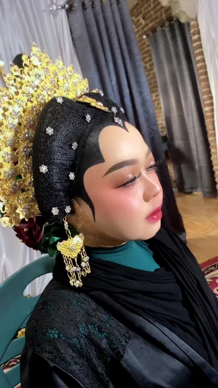 @hermawatimakeuphairdo,MUABone