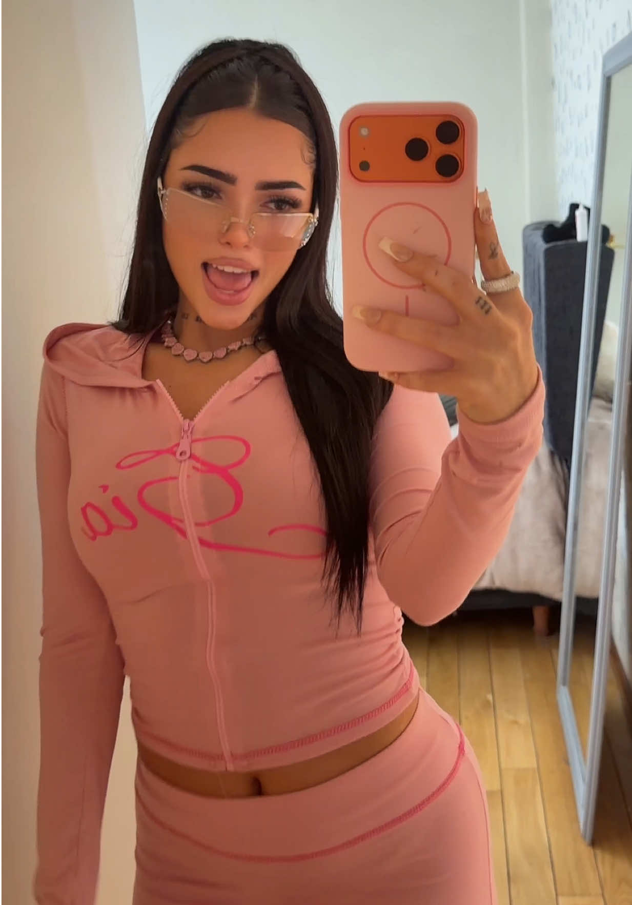 @Valentina Goldzen