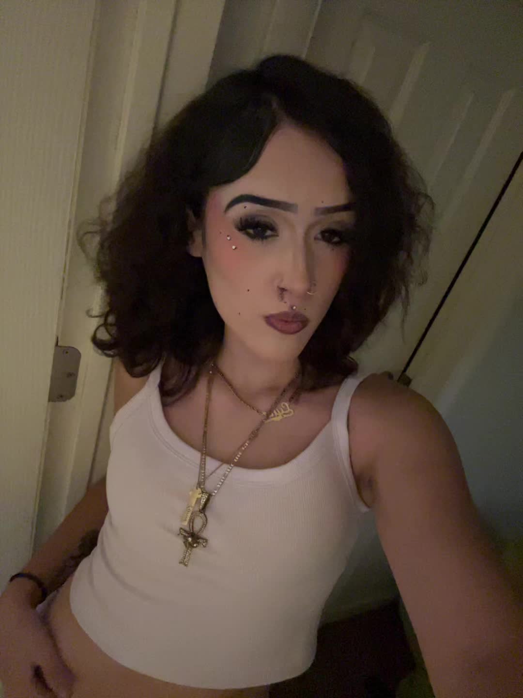 @♛