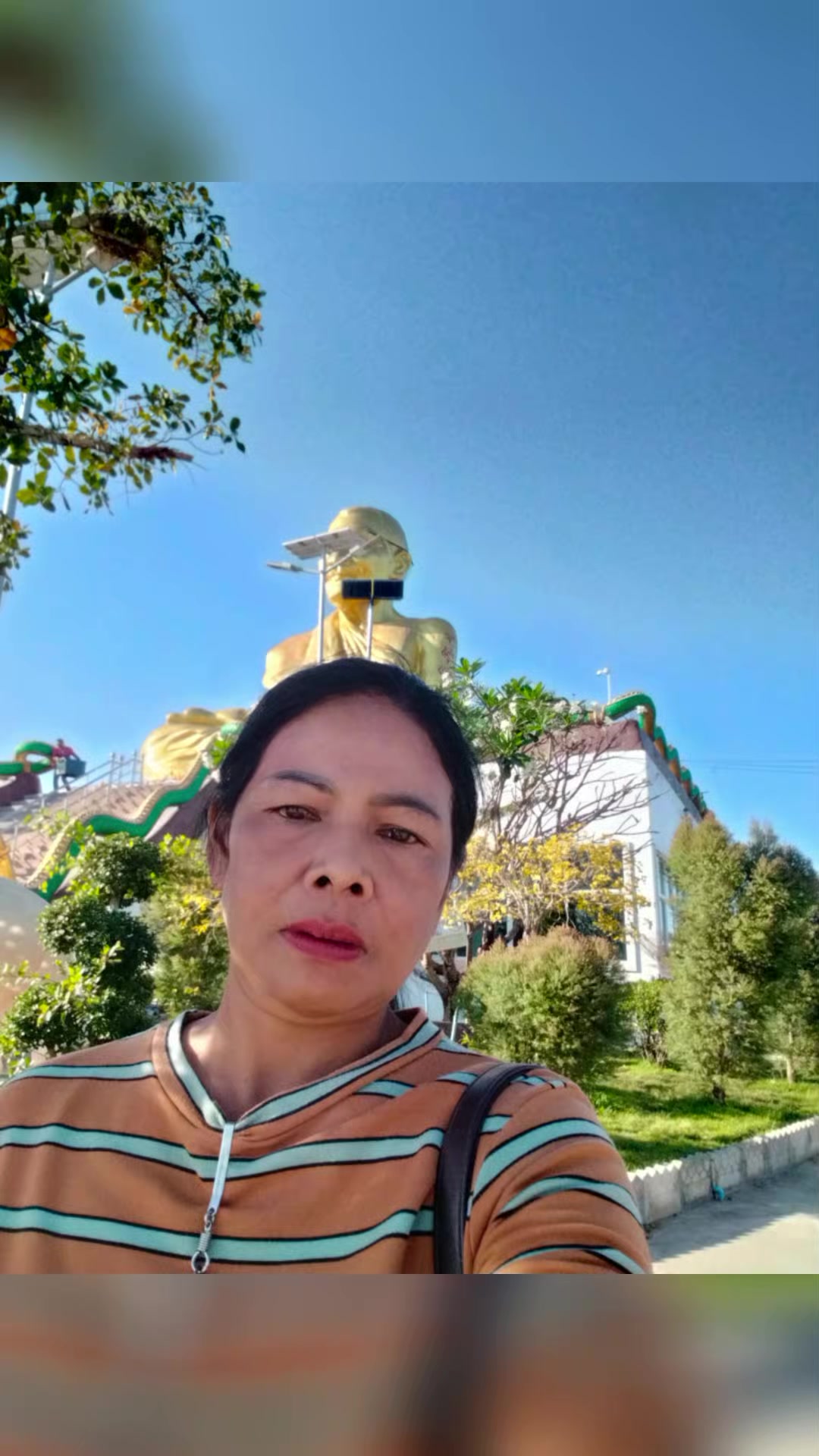 @ป้าจันทร์เพ็ญ คนบ้านๆFullmoon