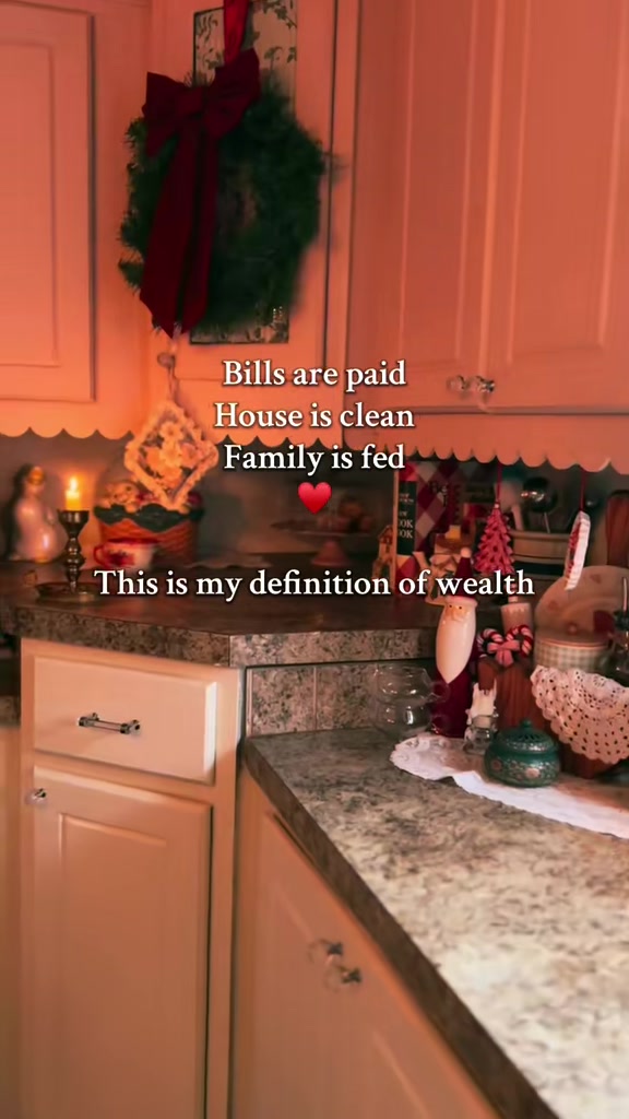 @TheGrandmaCottage &bull; 🪞🕯️🪿