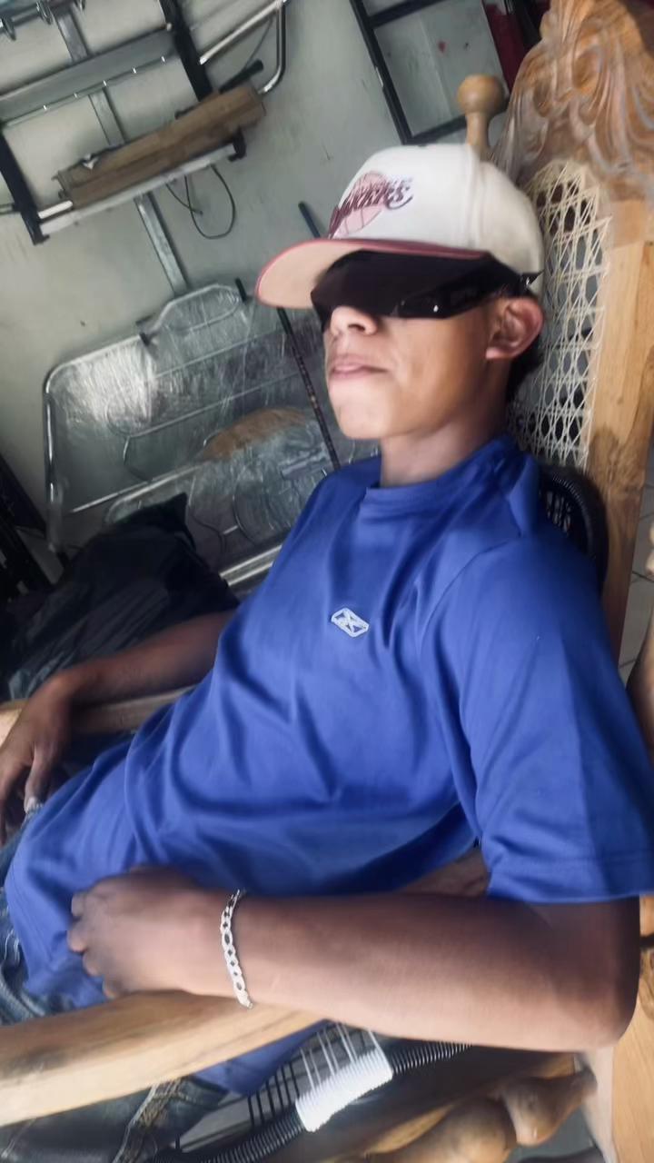 @ . >niñotrueno🦥🌫️🦦
