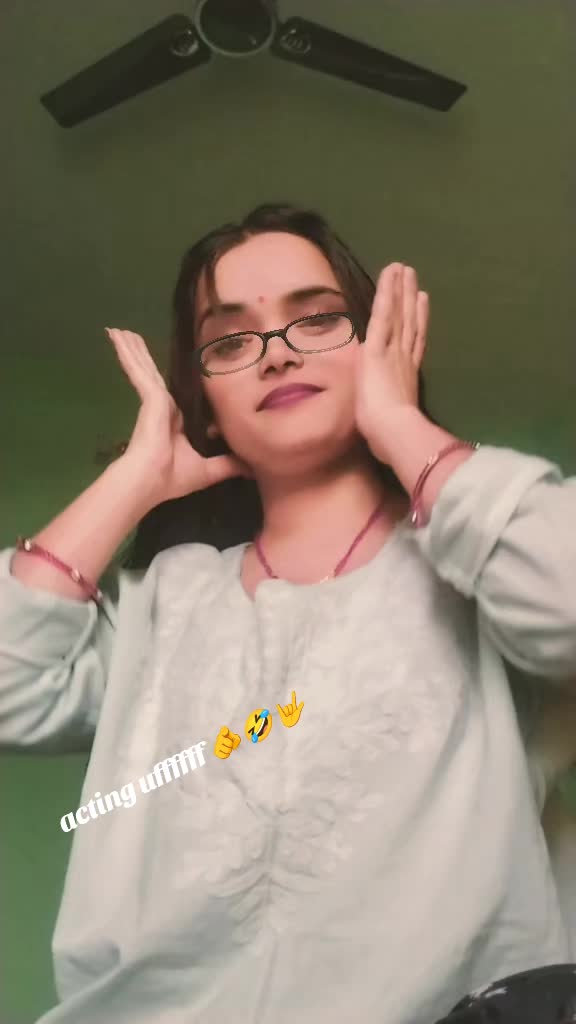 @LaX__मी 💰👀