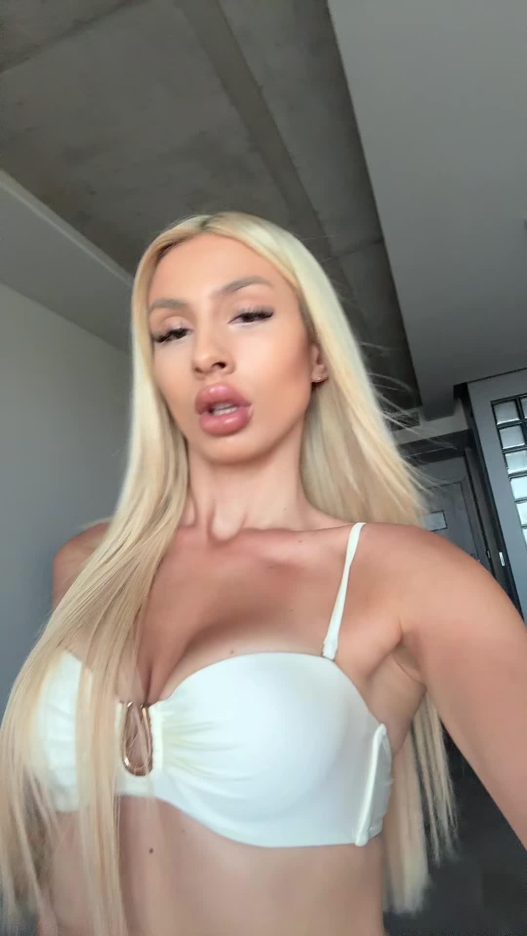 @Vazzzle