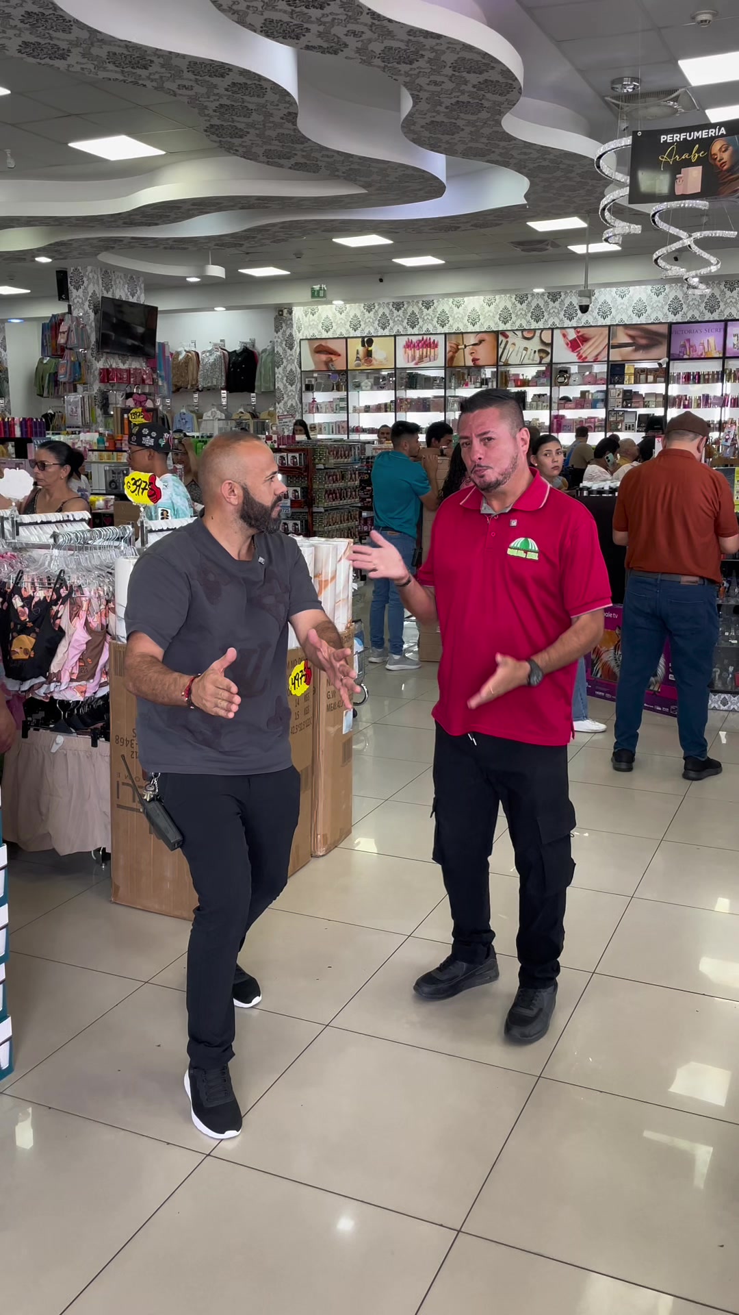 @STILO MALL Y DOLLARS MALL