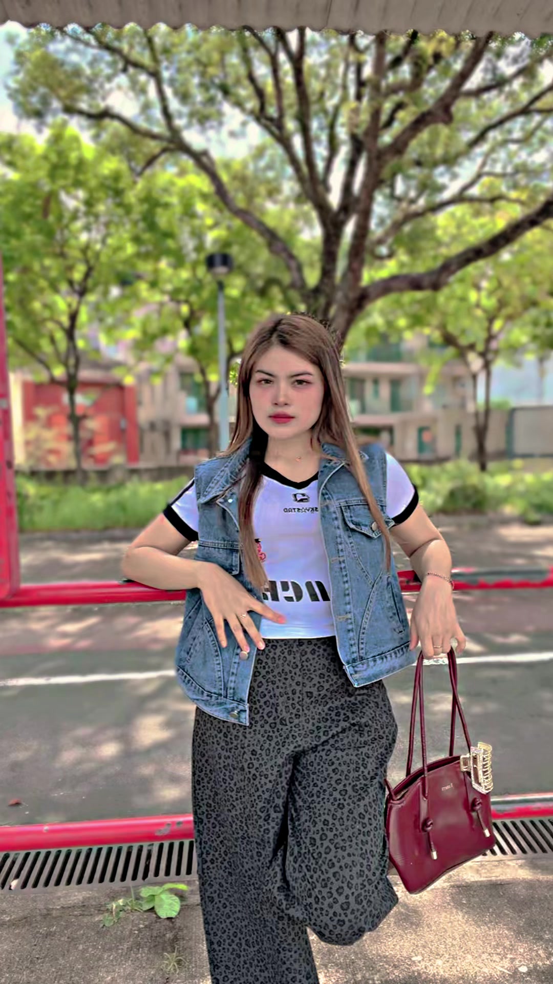 @AMI AGHATA🇭🇰