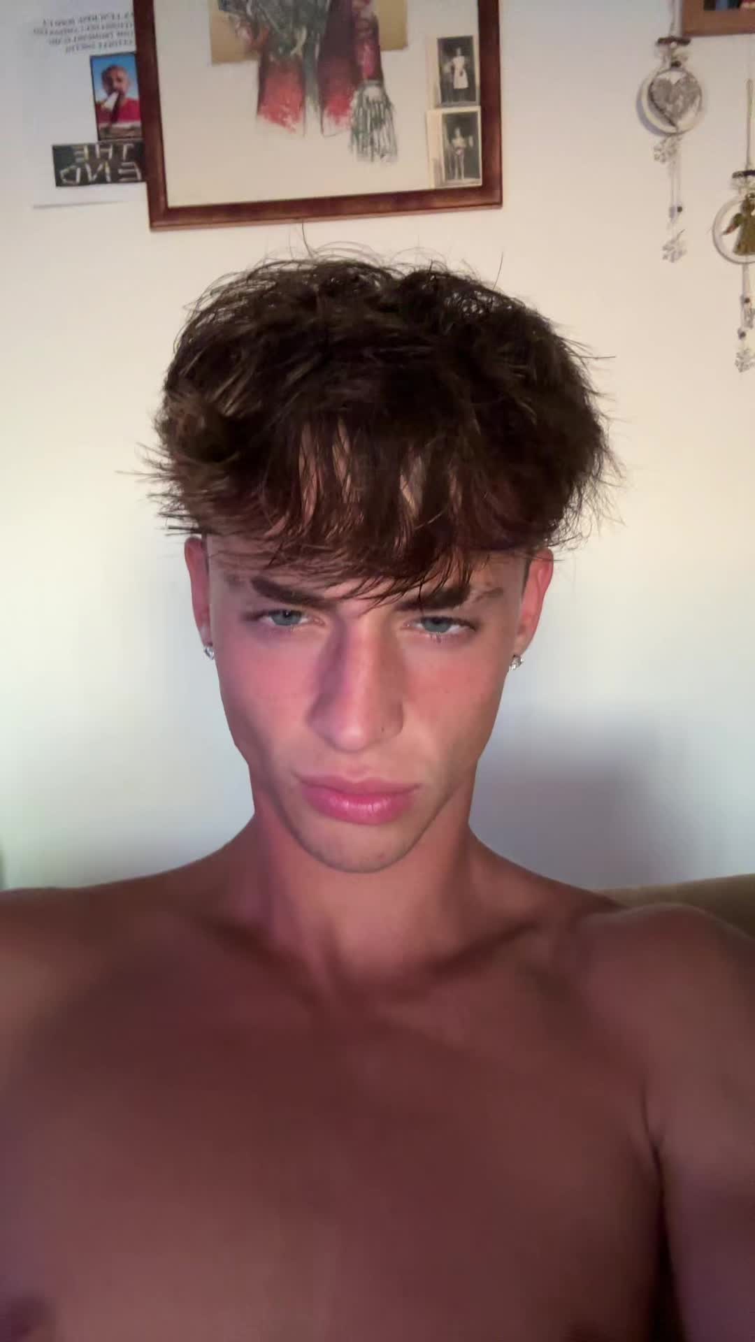 @𝑨 𝑳 𝑬 ♛