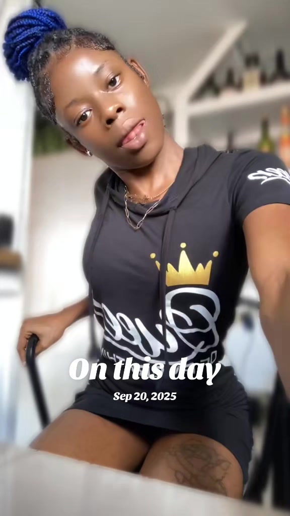 @ẞhøřt ẞlïmåźżź🧏🏾♀️😶