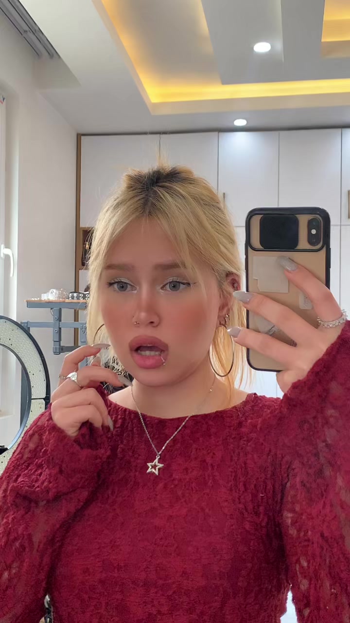 @heliaydn