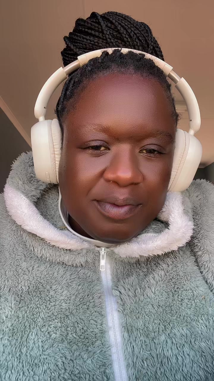 @MPHOLIZZ