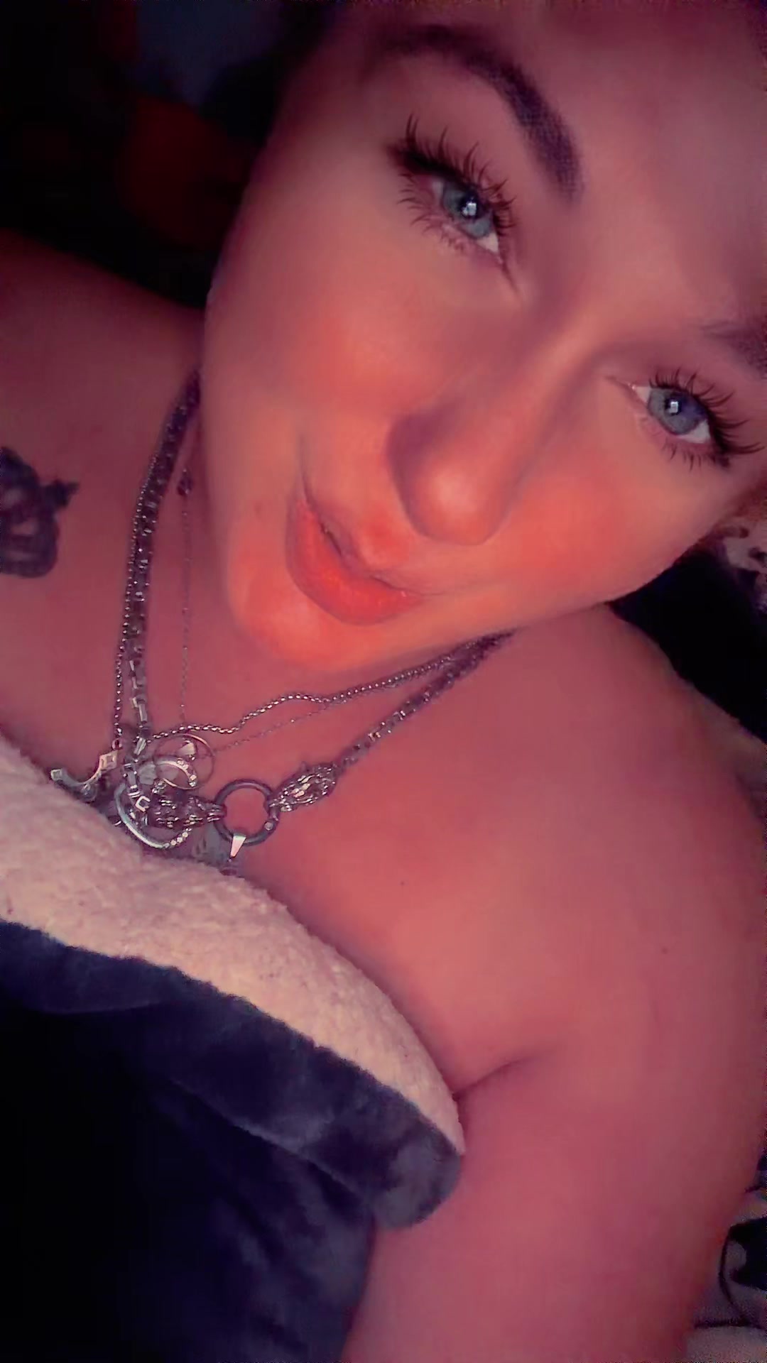 @Carmen♥️😈~FoxiUndCarmen4live~