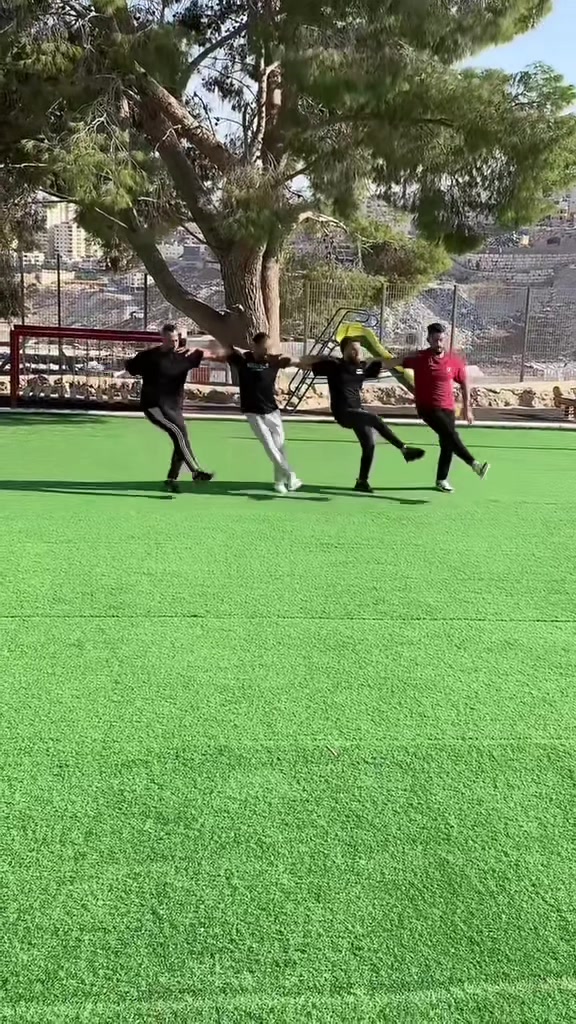 @a m j a d z a k i a