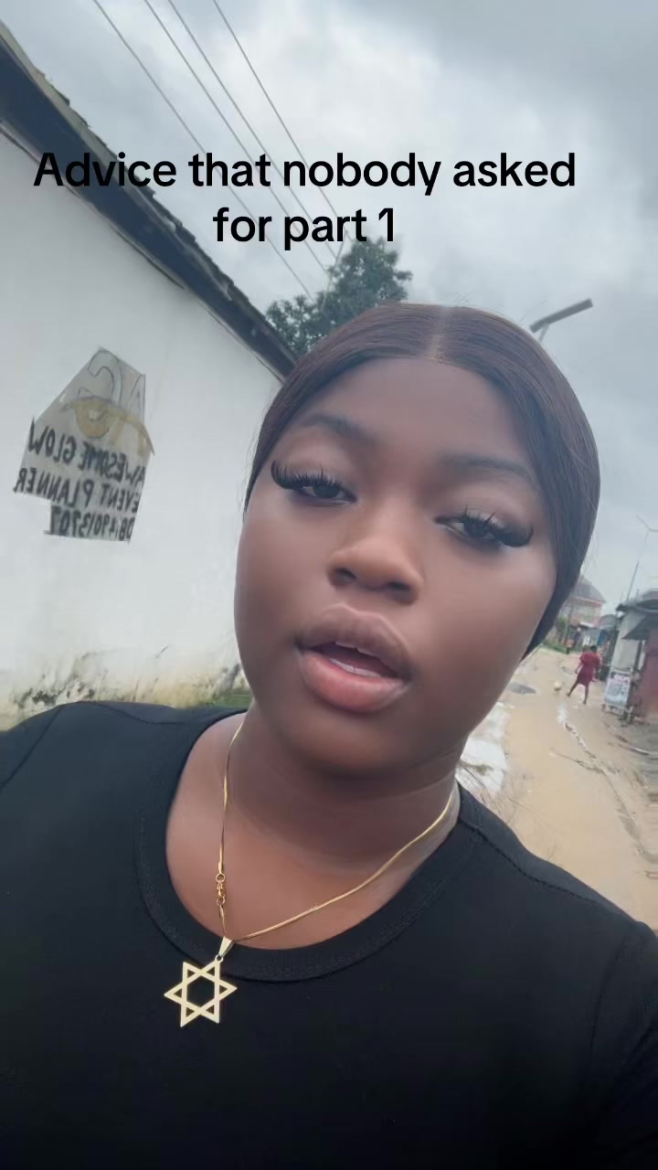 @Preshwaltz (nail/tattoo artist