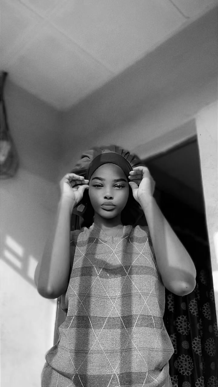 @Adeshola🌸💜⁷