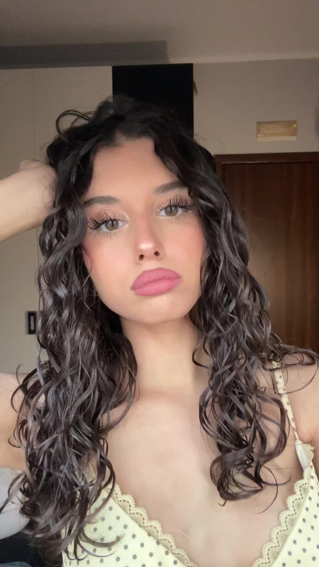@𝐂 𝐑 𝐈 𝐒 𝐓 𝐈 𝐍 𝐀