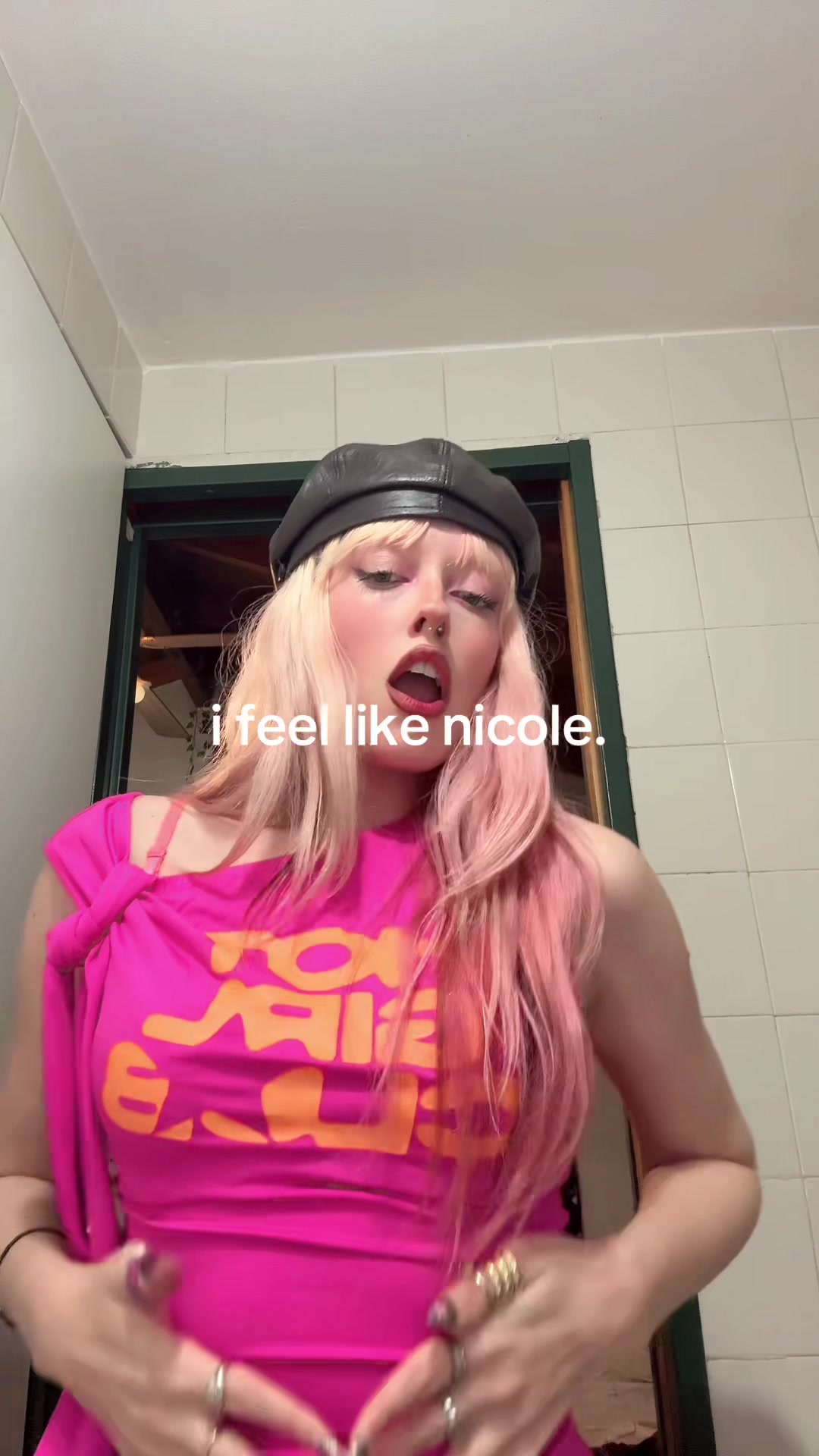 @nicole