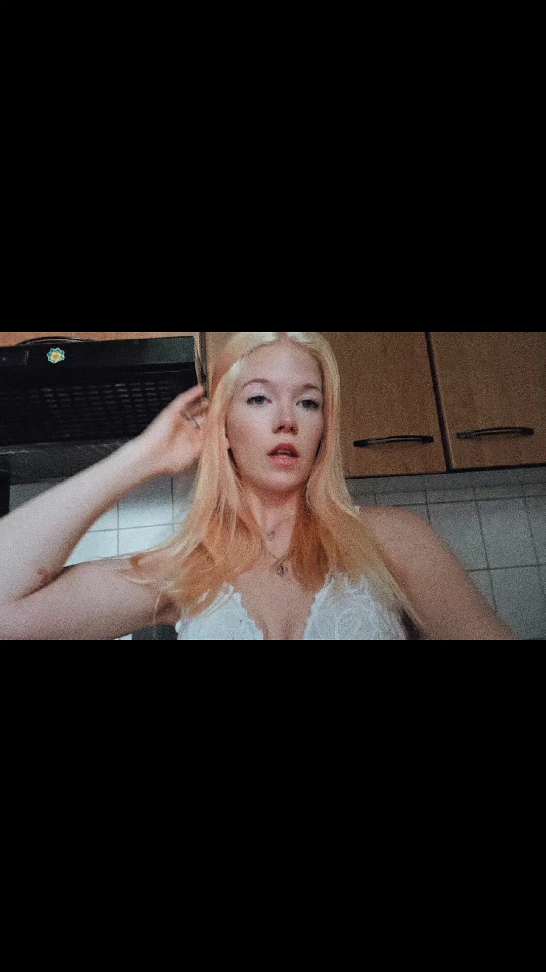 @Celina⚡️🖤
