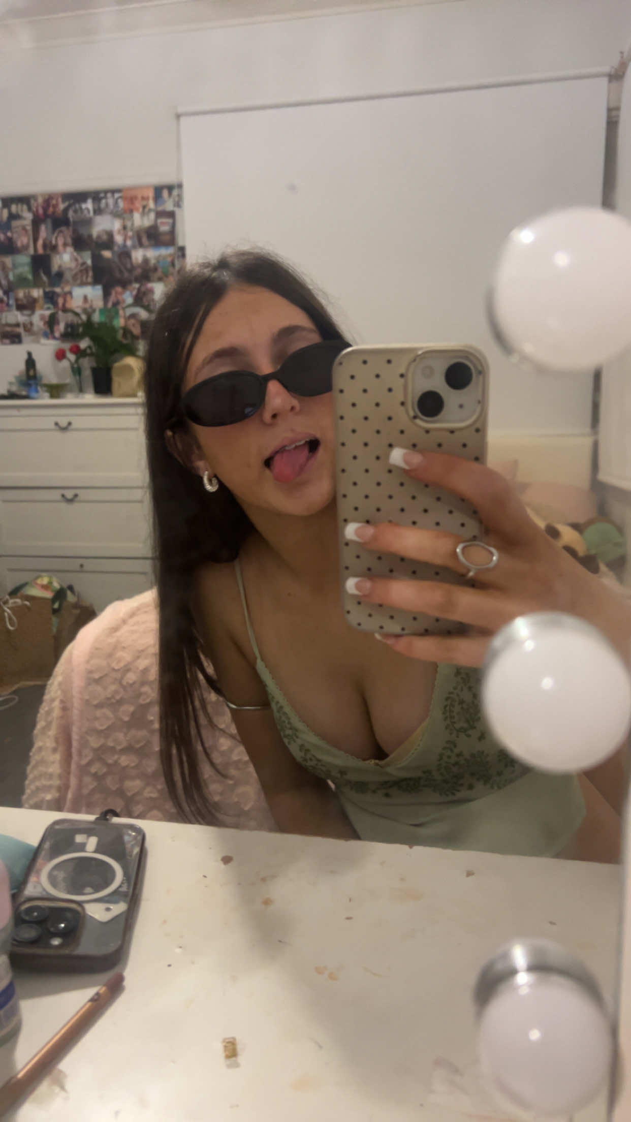 @lolasecond