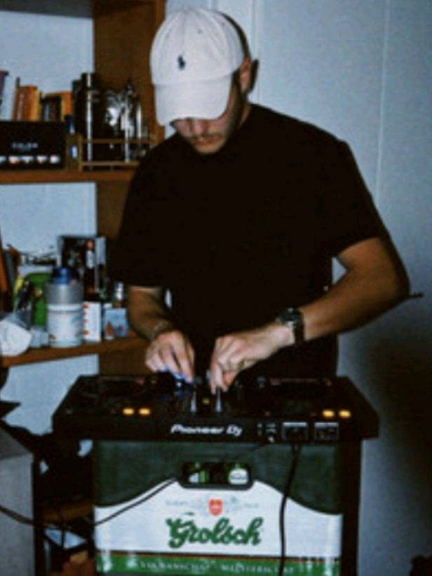 @SimpleMusic ๐ง๐โ๏ธ
