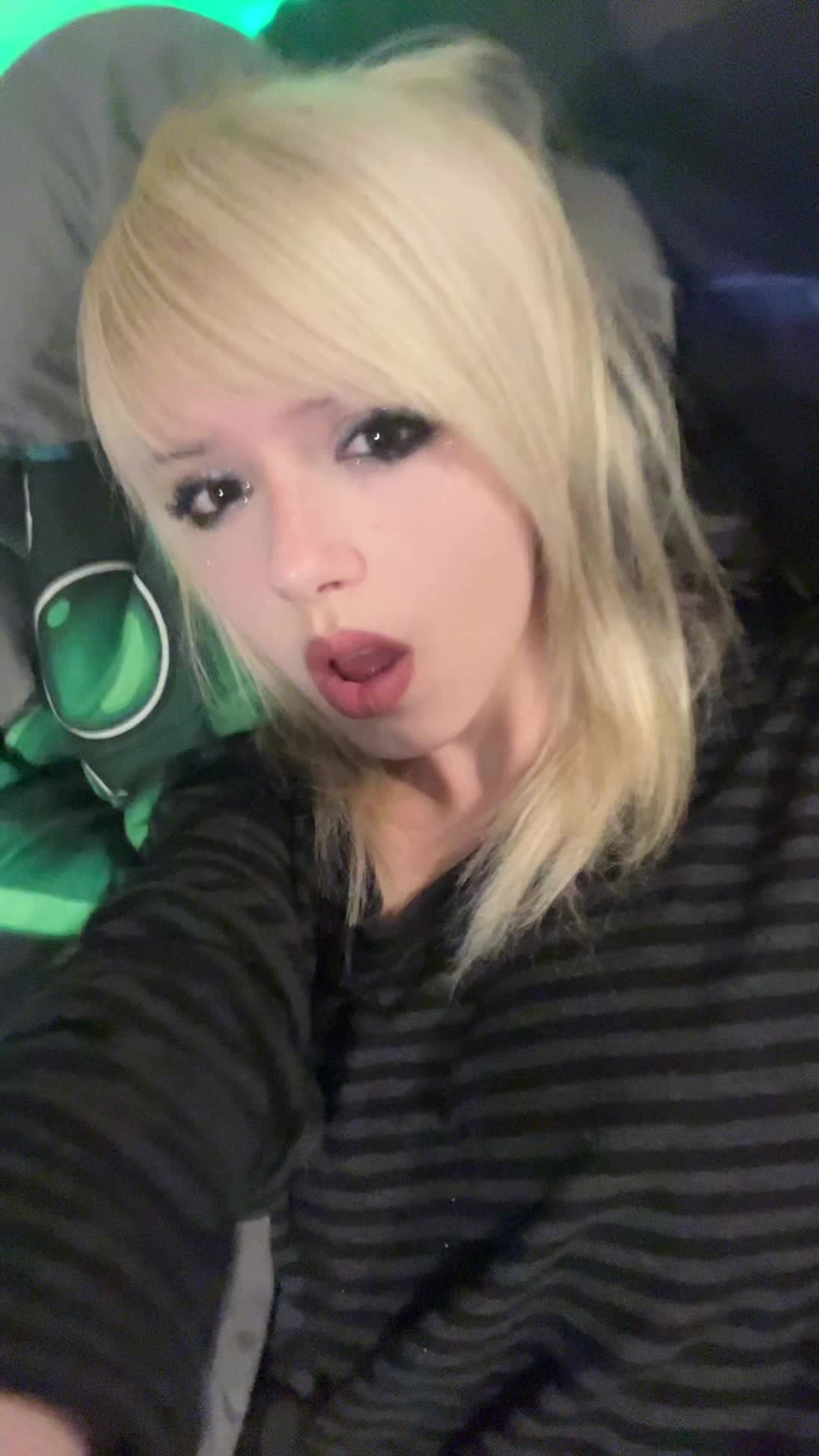@❀🝮✩☾♫