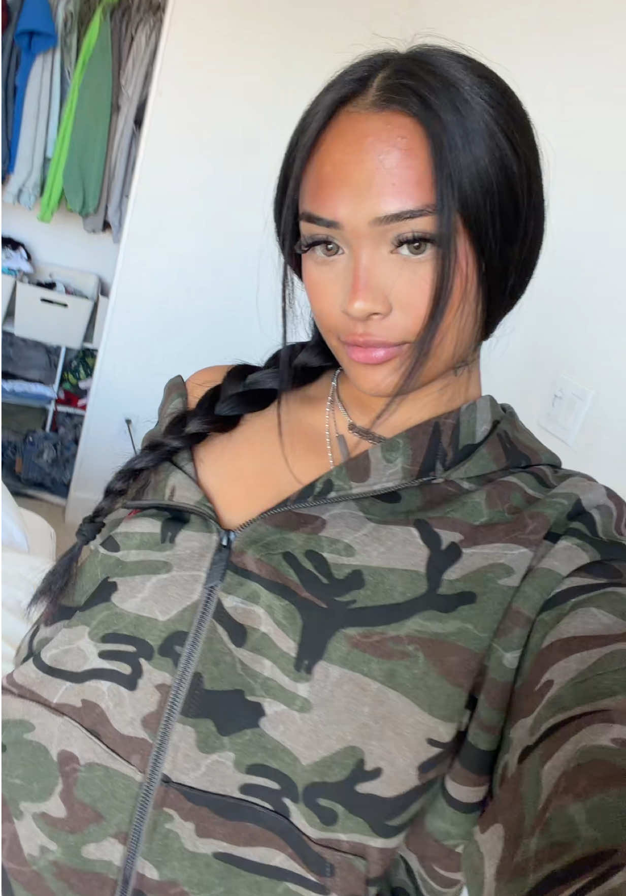 @zoeymflauren