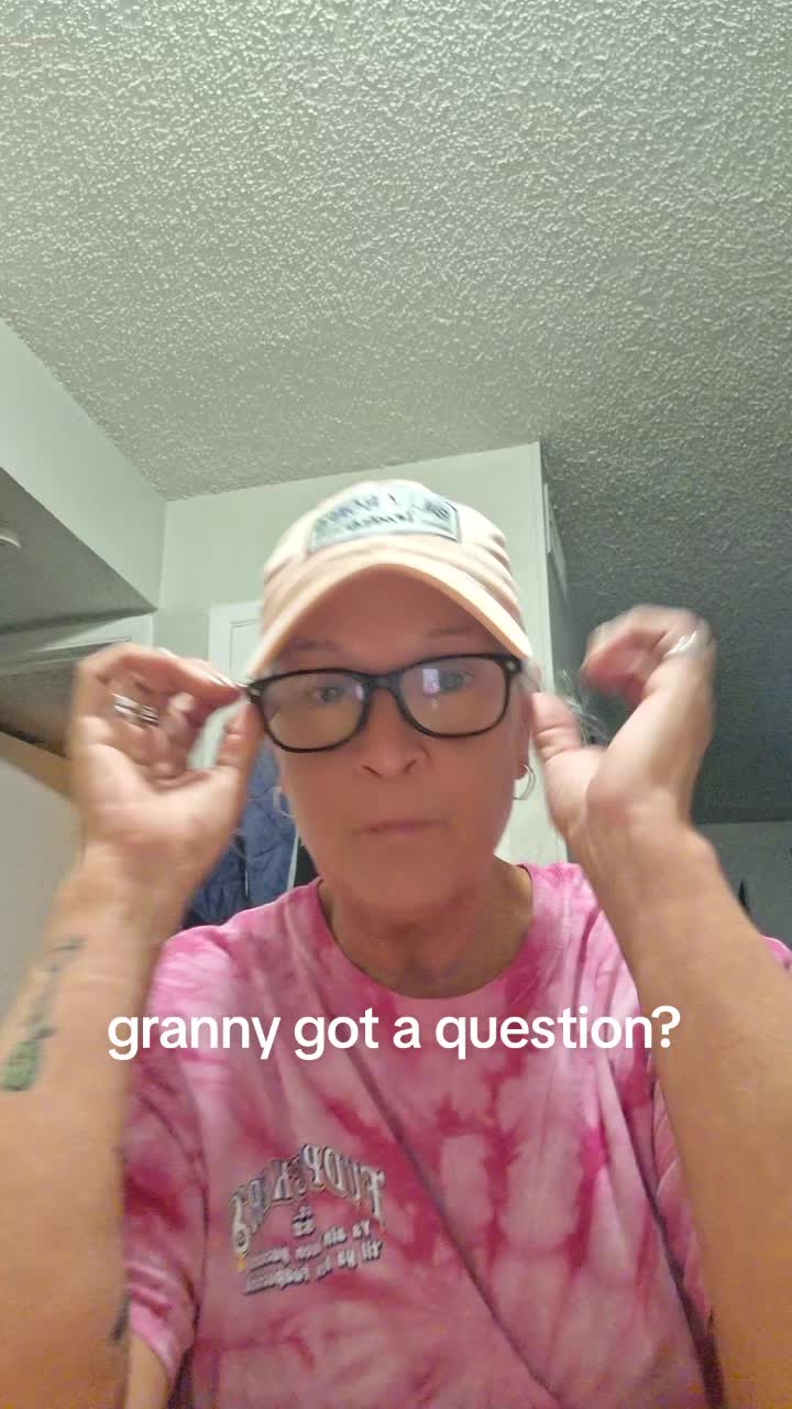 @granny at kitchen table 🎼🎵❌️