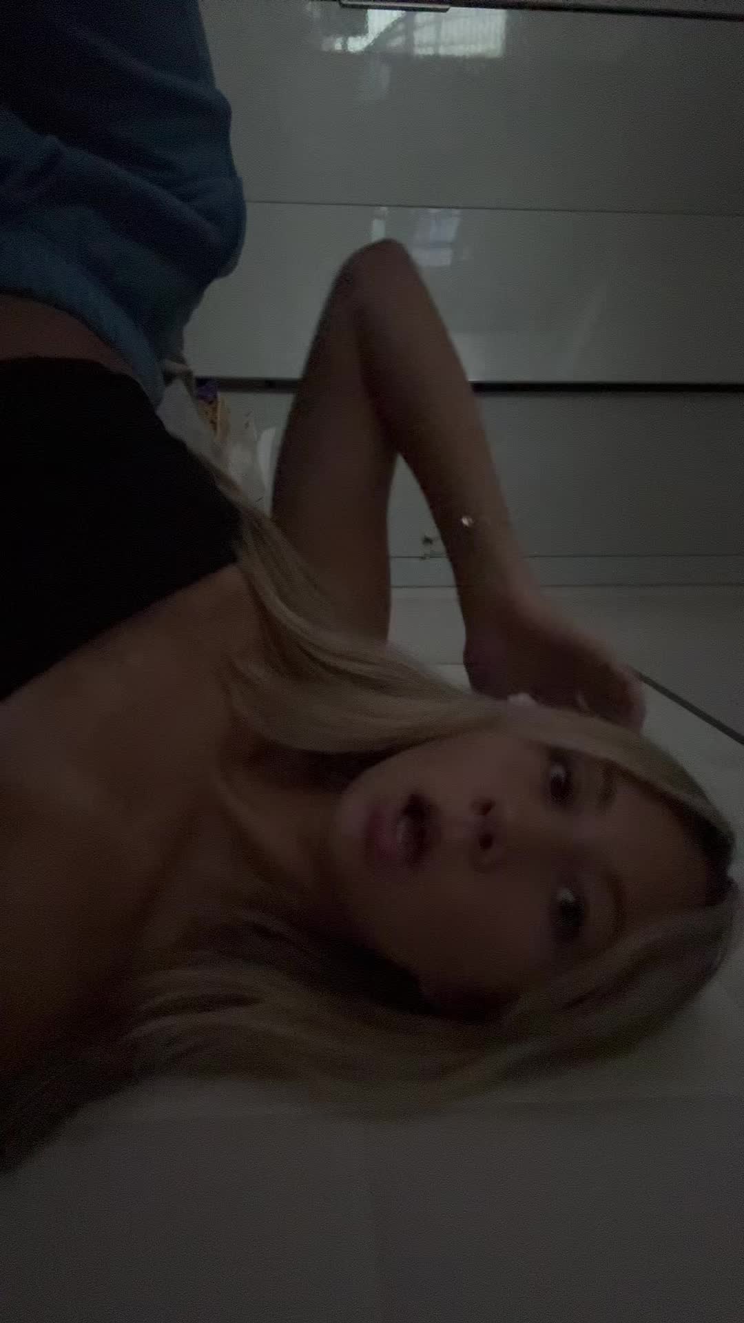 @d🦢
