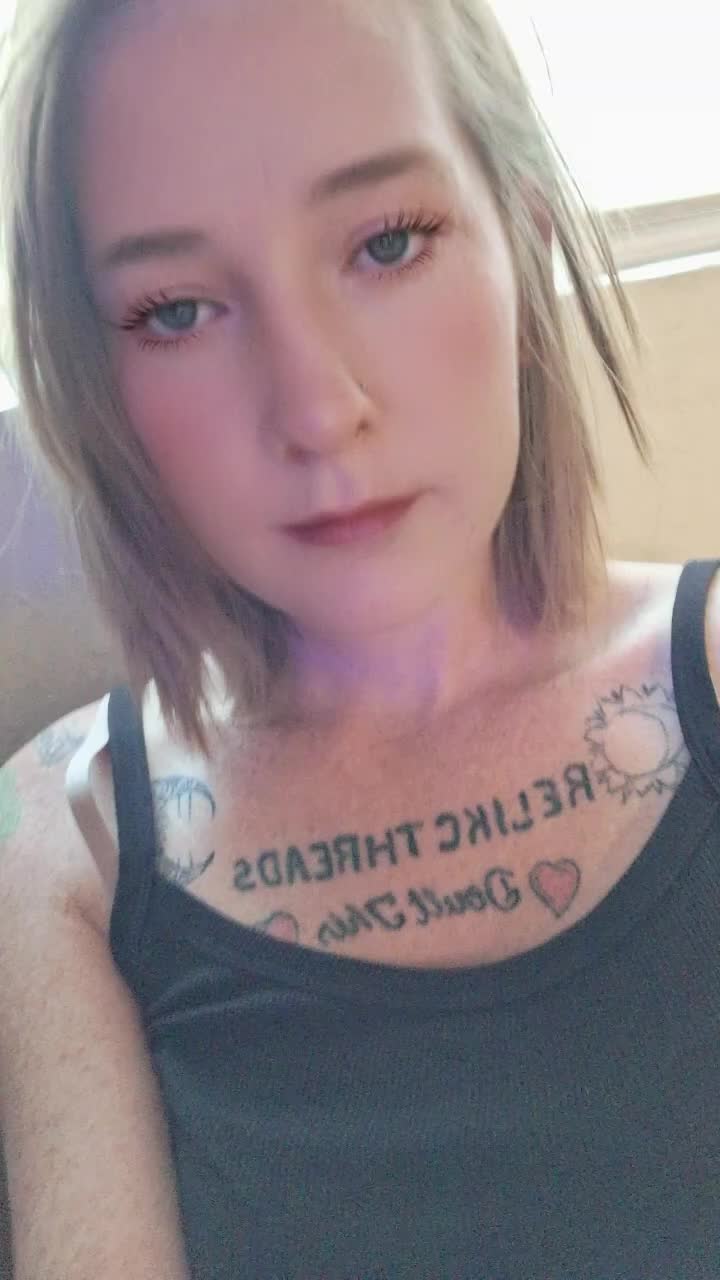 @SimplyLizzy93