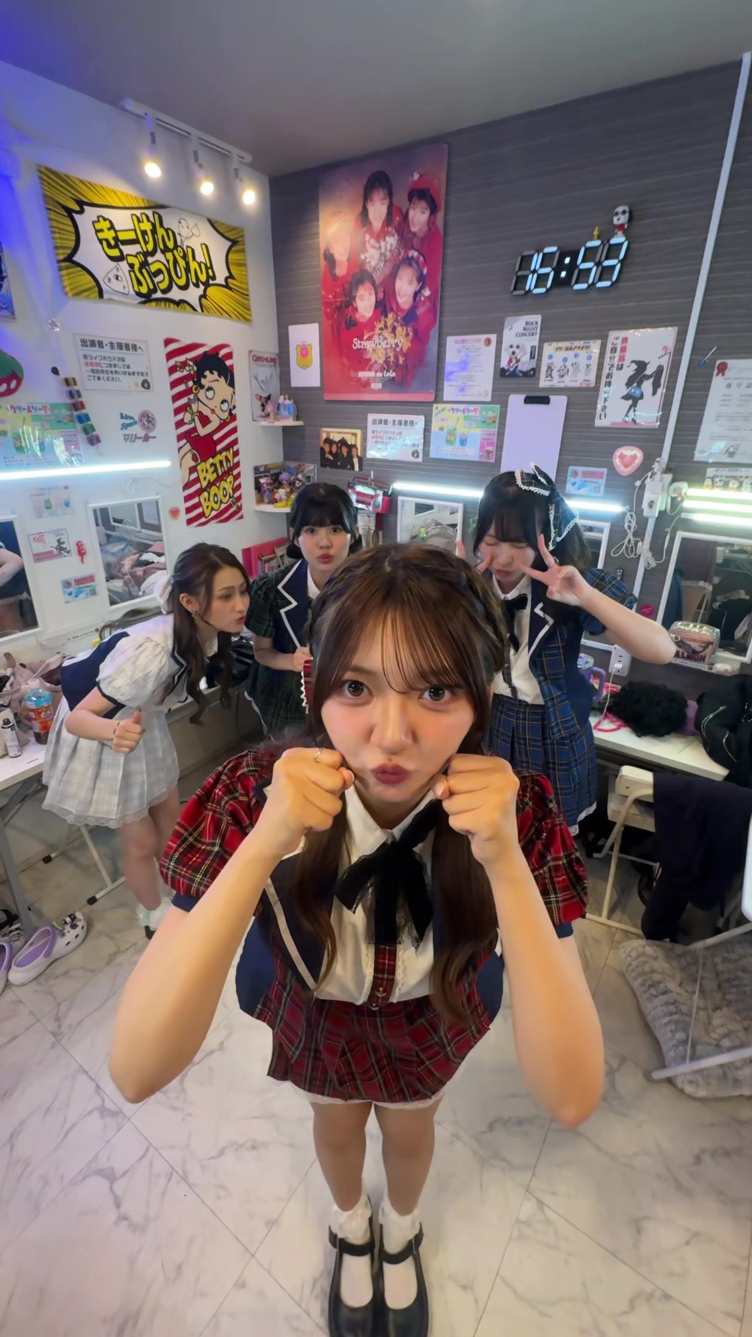 @酒井ひな