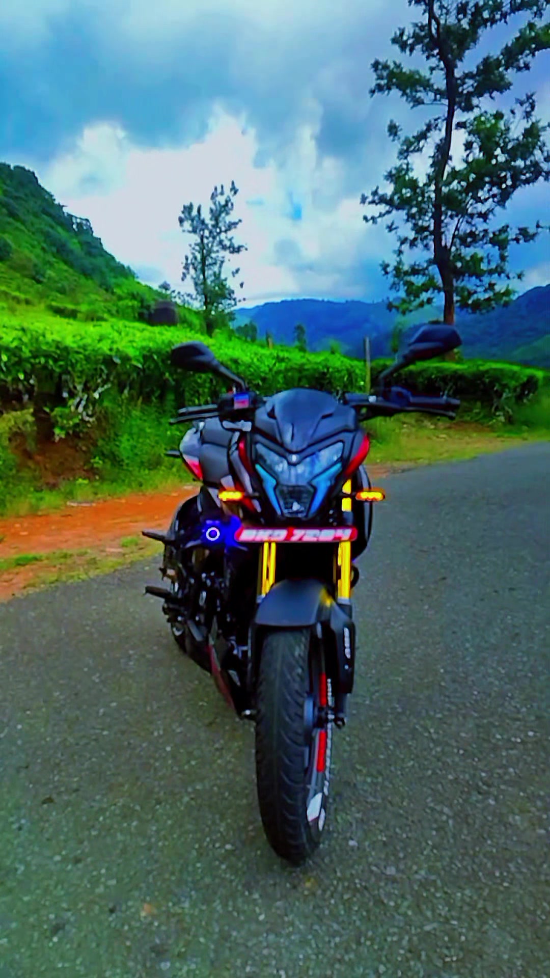 @THARINDU MIHIRANGA 👀🤗