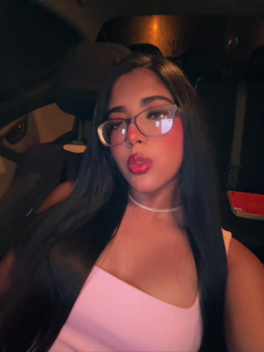 @Yvls