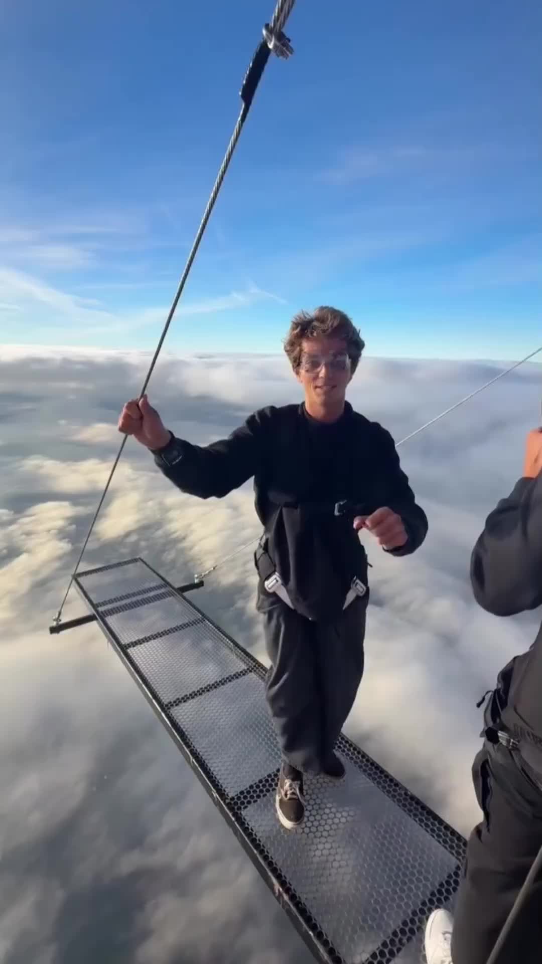 @SKY DIVING 🤿